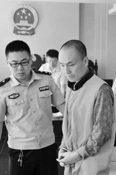 1000����������ع⣺��������ȫ��⣬���236��Ǳ�ӱ�ץ