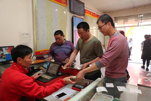 淄博站点敲锣打鼓庆中奖693万大奖得主身份成疑