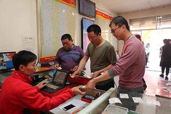 山东一人10元拿下双色球693万 掏空奖池的方法了解下?