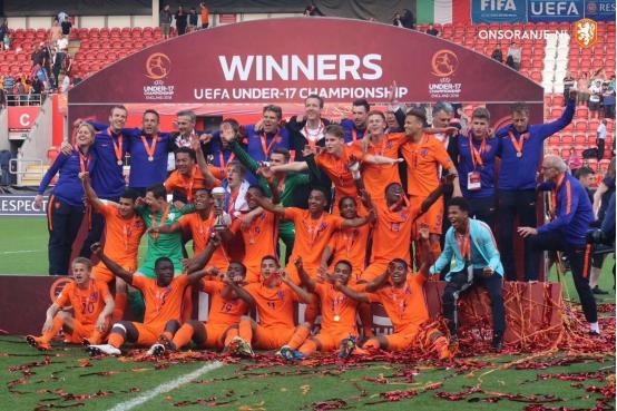 ˫ɫ��1.61�ھ޽����������Σ������ѵ���İ���è��