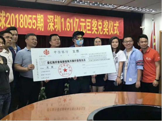 ˫ɫ��1.61�ھ޽����������Σ������ѵ���İ���è��